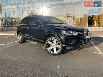 Авто Volkswagen Touareg 2015 № 7785539