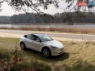 Авто Tesla Model Y 2023 № 7785861