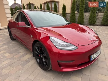 Авто Tesla Model 3 2019 № 7786309