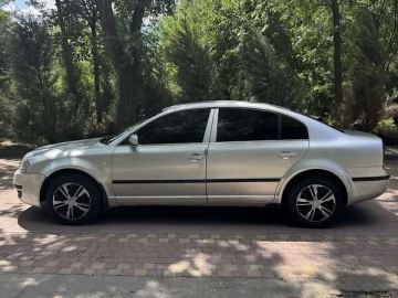 Авто Skoda Superb 2005 № 7786539