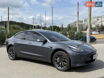 Авто Tesla Model 3 2019 № 7786665