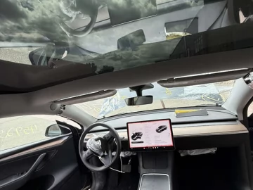 Авто Tesla Model Y 2023 № 7786897