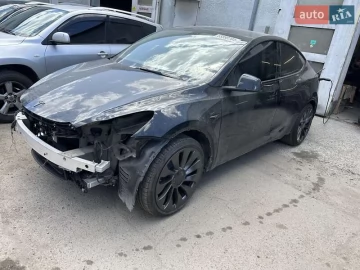 Авто Tesla Model Y 2023 № 7787221