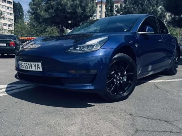 Авто Tesla Model 3 2019 № 7787439