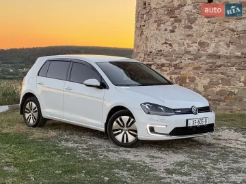 Авто Volkswagen E-Golf 2016 № 7787592