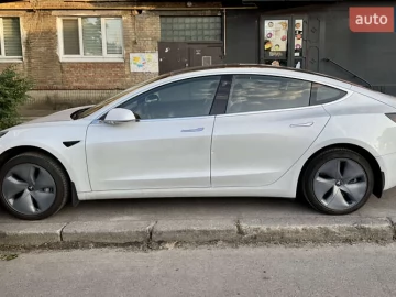 Авто Tesla Model 3 2018 № 7787818