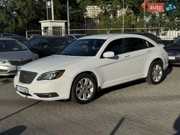 Авто Chrysler 200 2013 № 7788217