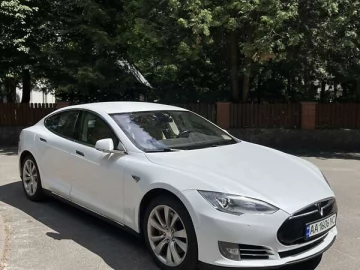 Авто Tesla Model S 2015 № 7788267