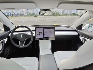 Авто Tesla Model 3 2020 № 7788284