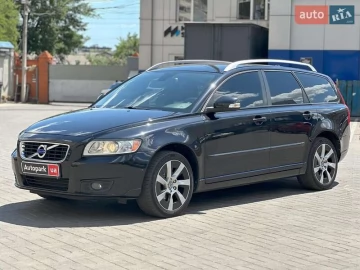 Авто Volvo V50 2012 № 7788525