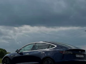 Авто Tesla Model 3 2018 № 7788577