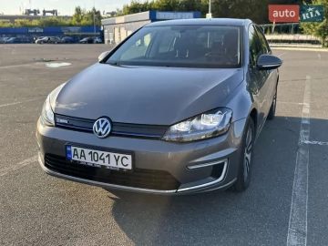 Авто Volkswagen E-Golf 2016 № 7788944