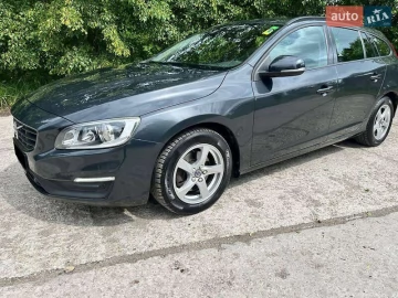 Авто Volvo V60 2016 № 7789224
