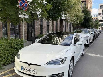 Авто Tesla Model S 2017 № 7789299