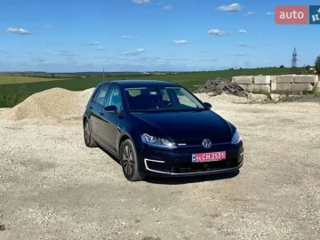 Авто Volkswagen E-Golf 2016 № 7789650
