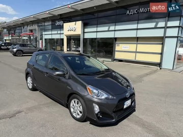 Авто Toyota Prius C 2017 № 7789711