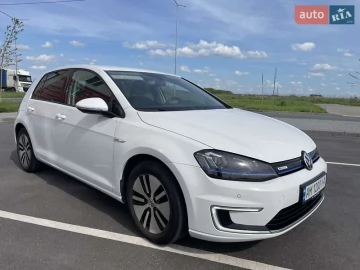 Авто Volkswagen E-Golf 2015 № 7790366