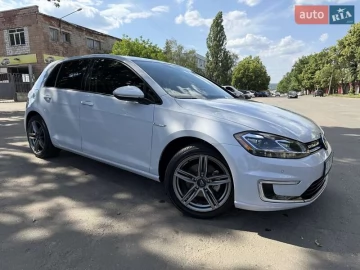 Авто Volkswagen E-Golf 2017 № 7790422