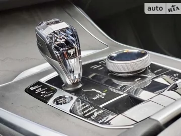 Авто BMW X7 2019 № 7790790