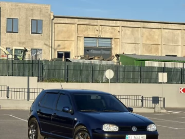 Авто Volkswagen Golf 2000 № 7791134