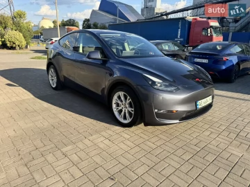 Авто Tesla Model Y 2024 № 7791364