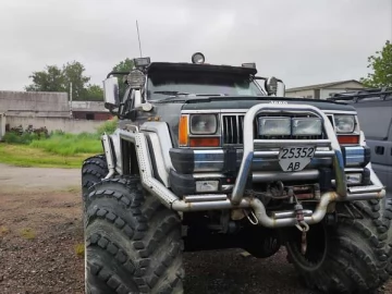 Авто Jeep Cherokee 1999 № 7791664