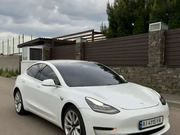 Авто Tesla Model 3 2019 № 7792078
