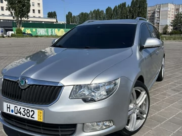Авто Skoda Superb 2012 № 7792432