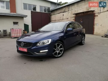 Авто Volvo V60 2015 № 7793498