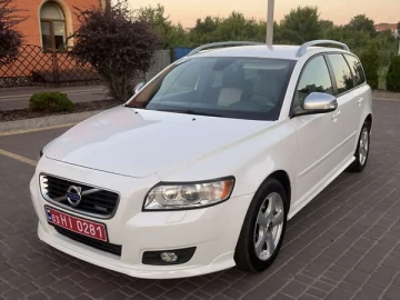 Авто Volvo V50 2012 № 7793718