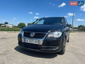 Авто Volkswagen Touran 2009 № 7794010