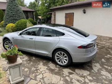 Авто Tesla Model S 2015 № 7794698