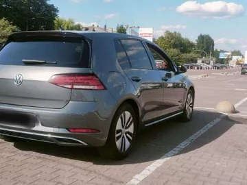 Авто Volkswagen E-Golf 2017 № 7795575