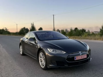 Авто Tesla Model S 2015 № 7795901