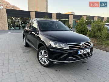 Авто Volkswagen Touareg 2015 № 7796104