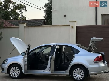 Авто Volkswagen Polo 2011 № 7796260