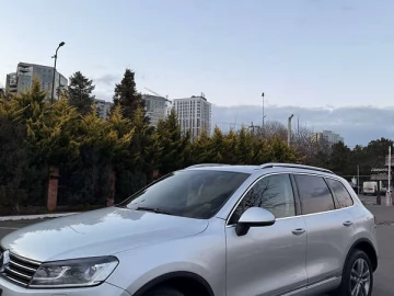 Авто Volkswagen Touareg 2014 № 7796589