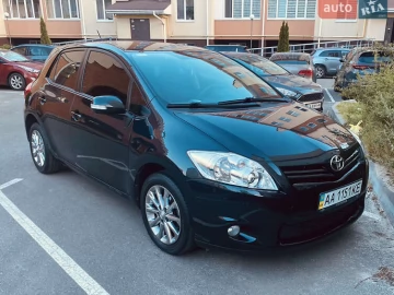 Авто Toyota Auris 2011 № 7796704