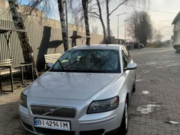 Авто Volvo V50 2004 № 7797028
