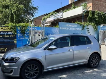 Авто Volkswagen E-Golf 2014 № 7797286