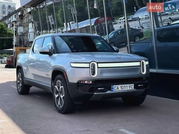 Авто Rivian R1T 2023 № 7797784