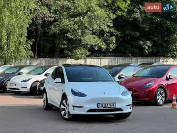Авто Tesla Model Y 2023 № 7798398