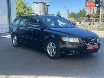 Авто Volvo V50 2010 № 7798433