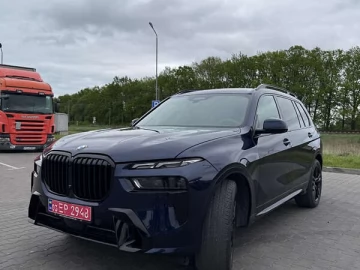 Авто BMW X7 2023 № 7798480