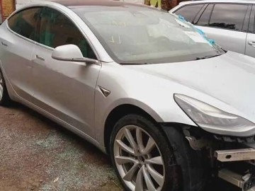 Авто Tesla Model 3 2018 № 7798838