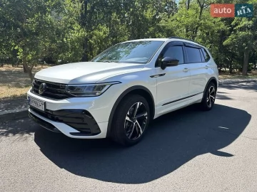 Авто Volkswagen Tiguan 2023 № 7798921