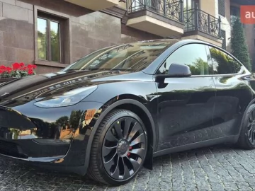 Авто Tesla Model Y 2024 № 7799141