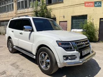Авто Mitsubishi Pajero Wagon 2013 № 7799375