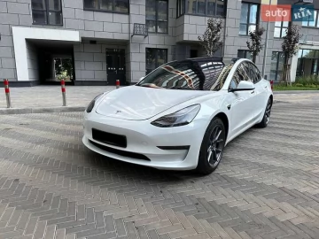 Авто Tesla Model 3 2023 № 7799687