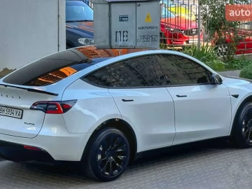 Авто Tesla Model Y 2021 № 7800079